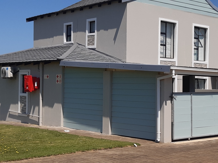 4 Bedroom Property for Sale in Paradise Beach Eastern Cape